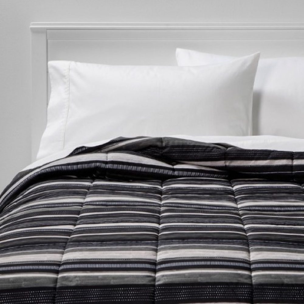 Room Essentials Stripe Reversible Comforter